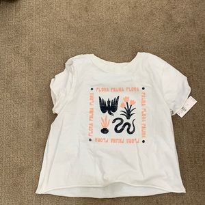 this is a super cute crop to that us good quality/ flora fauna flora